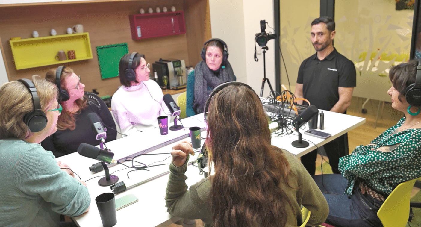 Atelier podcast 2 à Obernai Atelier podcast 2 à la mangeoire de La Poule Qui Mue